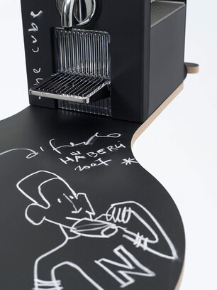 Cube-Table